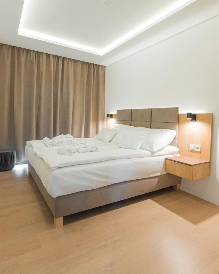 H55 Lejlighedshotel Balatonlelle Eksteriør billede