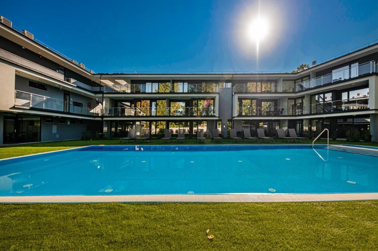 H55 Lejlighedshotel Balatonlelle Eksteriør billede
