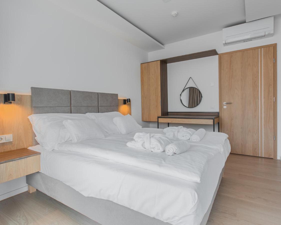 H55 Lejlighedshotel Balatonlelle Eksteriør billede