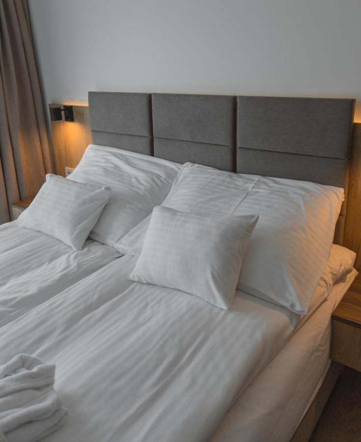 H55 Lejlighedshotel Balatonlelle Eksteriør billede