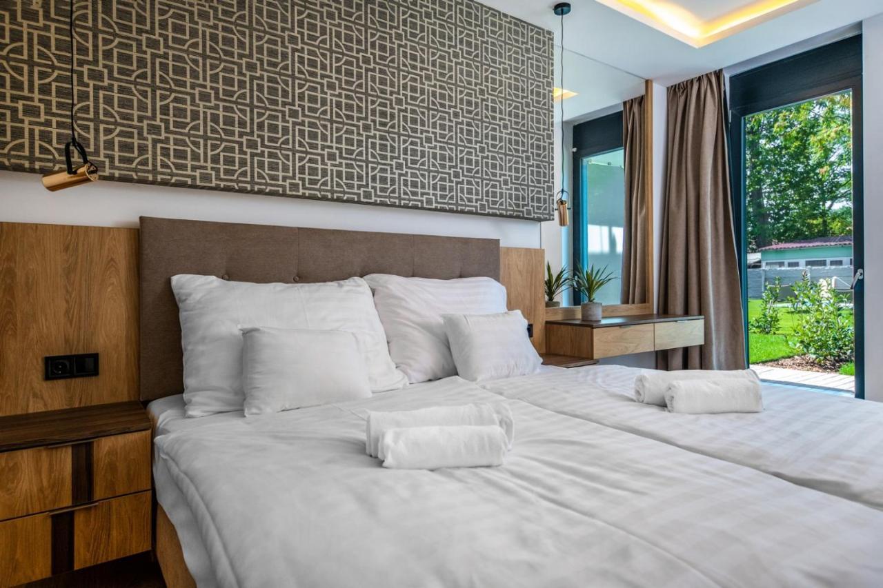 H55 Lejlighedshotel Balatonlelle Eksteriør billede