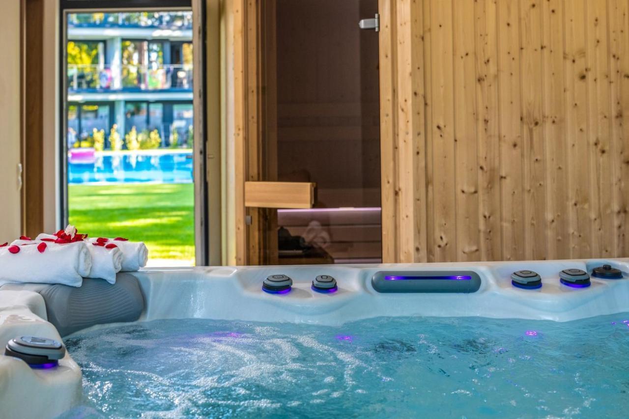 H55 Lejlighedshotel Balatonlelle Eksteriør billede