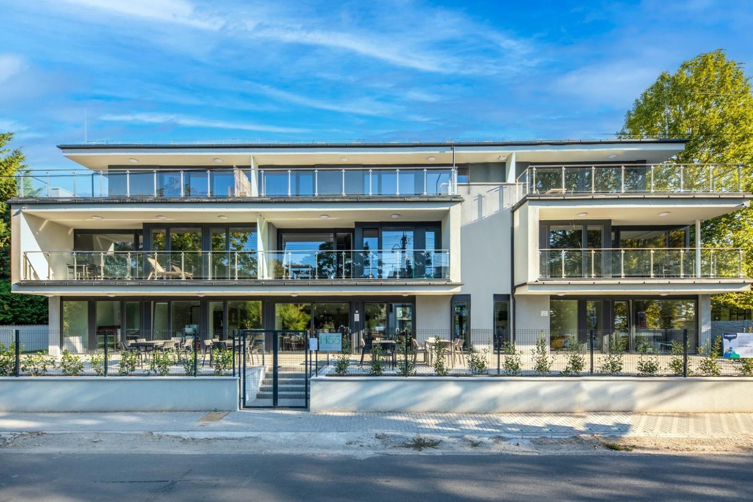 H55 Lejlighedshotel Balatonlelle Eksteriør billede